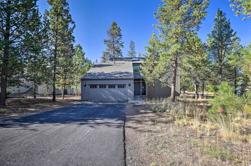 Foto 9 - Large Sunriver Retreat w/ Hot Tub: Ski + Hike