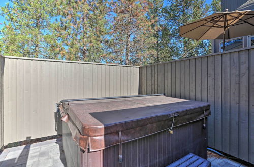 Foto 14 - Large Sunriver Retreat w/ Hot Tub: Ski + Hike