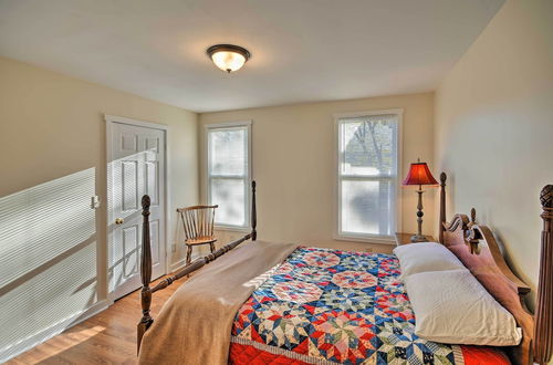 Foto 5 - Cozy Apt by ITS 85 Trail, ½ Mi to Lake Wassookeag