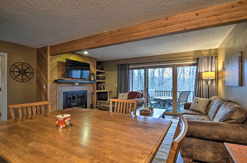 Photo 11 - Cozy Bellaire Condo w/ Balcony - 3 Mi to Skiing