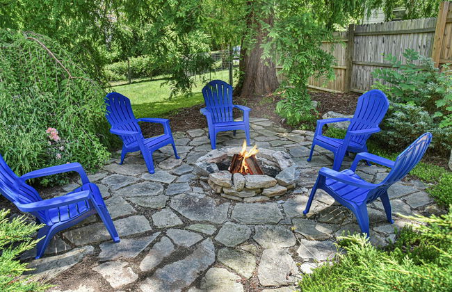 2 BR apt near Mtn to Sea Hiking Trail - Photo 13