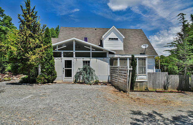 2 BR apt near Mtn to Sea Hiking Trail - Photo 19