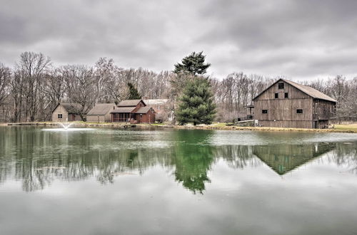 Photo 16 - Quaint Winesburg Cottage w/ Porch & Pond