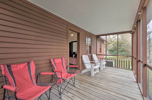 Photo 21 - Quaint Winesburg Cottage w/ Porch & Pond