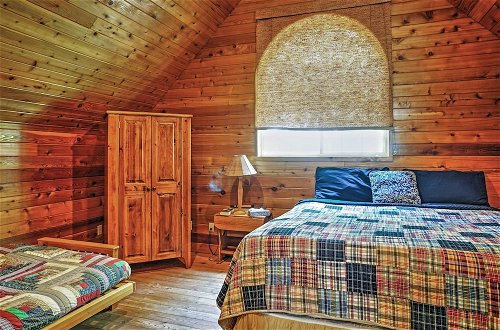 Foto 20 - Shaver Lake Cabin w/ Hot Tub, Deck & Trail Access