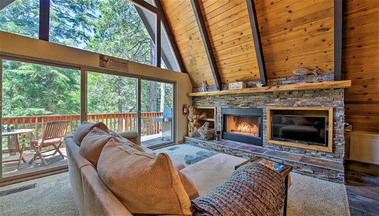 Foto 1 - Luxe Lake Arrowhead Home w/ Game Room+hot Tub