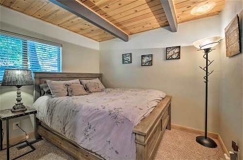 Foto 35 - Luxe Lake Arrowhead Home w/ Game Room+hot Tub