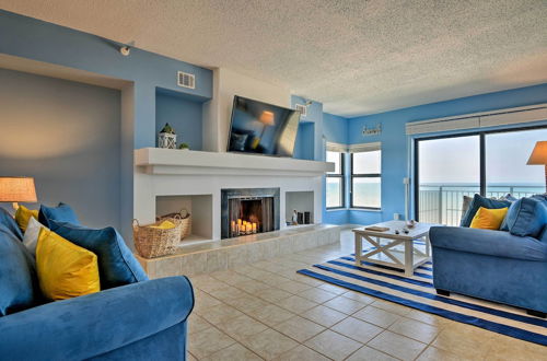 Foto 6 - Oceanfront Condo w/ Balcony- Walk to Flagler Ave