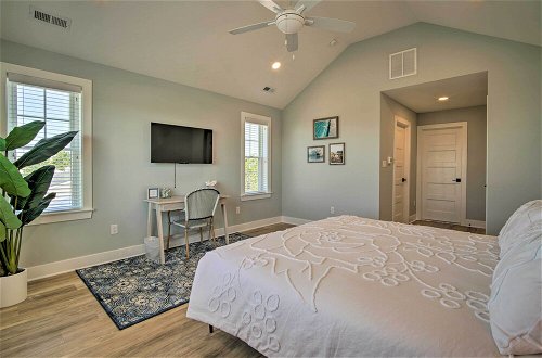 Photo 11 - Gorgeous Newly Built Home: Golf Course View