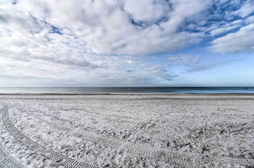 Photo 3 - Condo w/ Community Pool - Walk to Madeira Beach