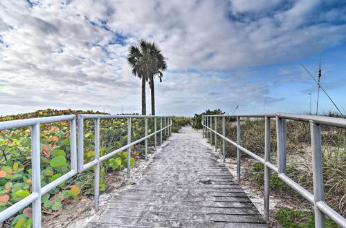 Photo 4 - Condo w/ Community Pool - Walk to Madeira Beach