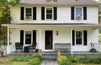 Foto 1 - Cozy Litchfield House w/ Fenced-in Yard & Fire Pit