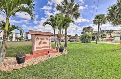 Foto 10 - Sunny Cocoa Beach Condo: Balcony & Community Pool