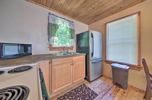 Photo 24 - Pet-friendly Cottage w/ Fire Pit - 3 Mi to Siu