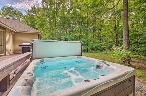 Photo 11 - Cozy Whitehall Hideaway w/ Hot Tub + Chiminea