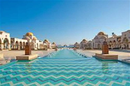 Photo 11 - Beachfront and sea View in 5 Star Hotel Hurghada