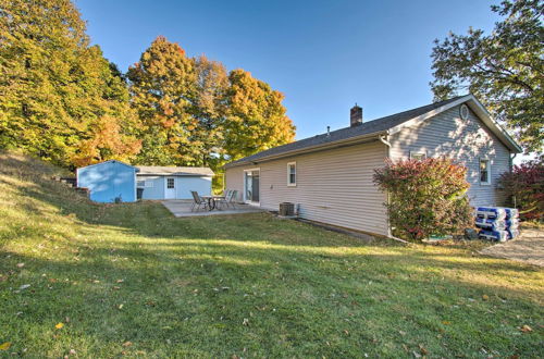 Photo 31 - Watch the Sunrise at This Quaint Lake-view Cottage