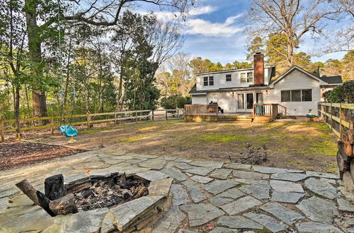 Foto 25 - Aberdeen Family Home w/ Fire Pit & Deck