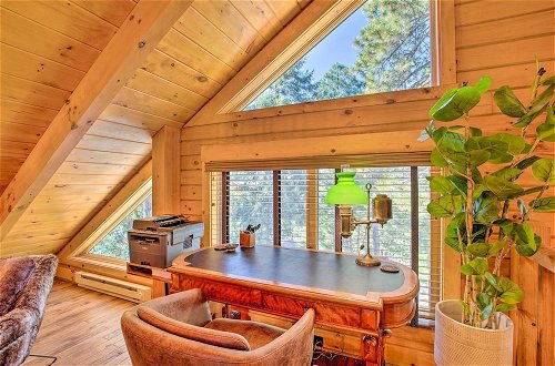 Foto 25 - Luxury Mountain Cabin w/ Furnished Deck + Views