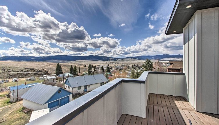 Photo 1 - Exquisite Discovery Mtn Home w/ Sweeping Views