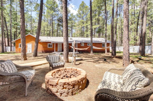 Photo 18 - Pinetop-lakeside Cabin, Walk to Woodland Lake Park