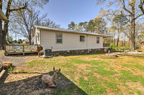 Photo 7 - Charming Home w/ Porch: Walk to Greers Ferry Lake