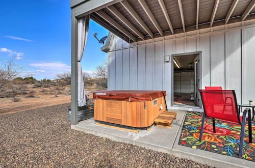 Photo 10 - Chic Wine Country Hideaway w/ Hot Tub + View