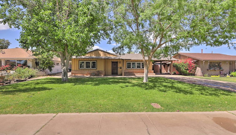 Foto 1 - Central Phoenix Home w/ Private Pool & Yard