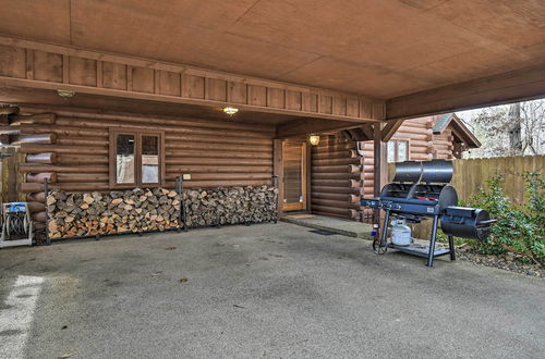 Photo 11 - Hilltop Hot Springs Log Cabin w/ Hot Tub & Grill