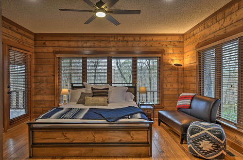 Photo 9 - Hilltop Hot Springs Log Cabin w/ Hot Tub & Grill