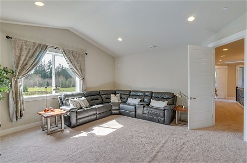 Photo 3 - Spacious Carnation Home w/ Grill & Large Yard