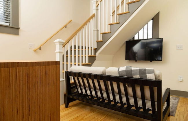 Luxury Multi-unit Historic Building Near Downtown - Photo 37