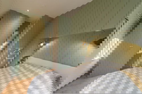 Foto 2 - Spacious Holiday Home With Sauna Near Beach