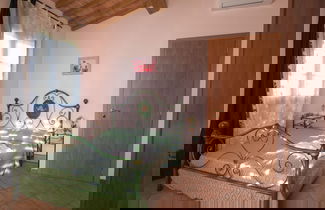 Foto 2 - Quaint Holiday Home in Florence Tuscany With Swimming Pool