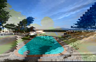 Foto 1 - Farmhouse With Pool in an Area With History, Nature and art