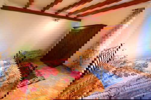 Foto 5 - Farmhouse With Pool in an Area With History, Nature and art