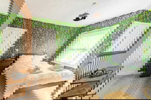 Foto 1 - Host Stay Angel Apartment