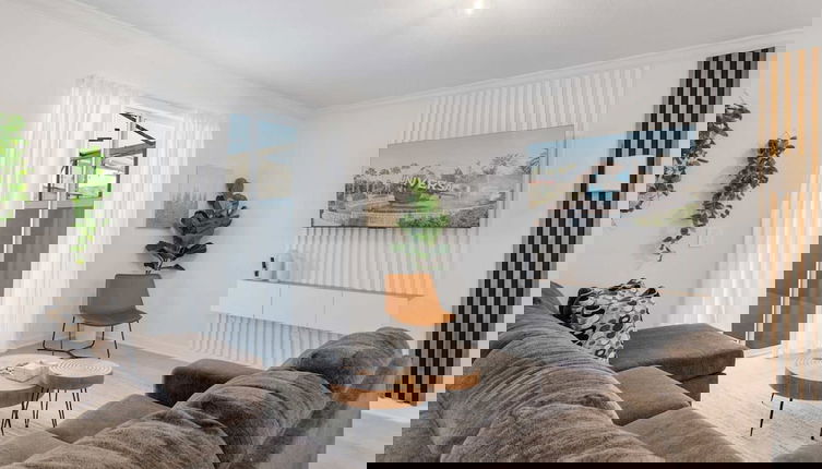 Foto 1 - Modern 4 Bed Home Themed Rooms Prime Location