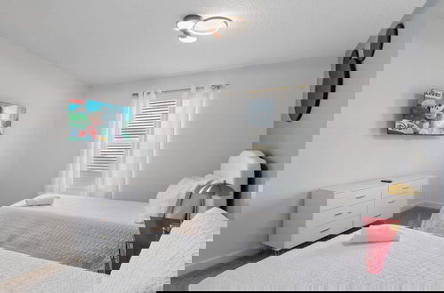 Foto 27 - Modern 4 Bed Home Themed Rooms Prime Location
