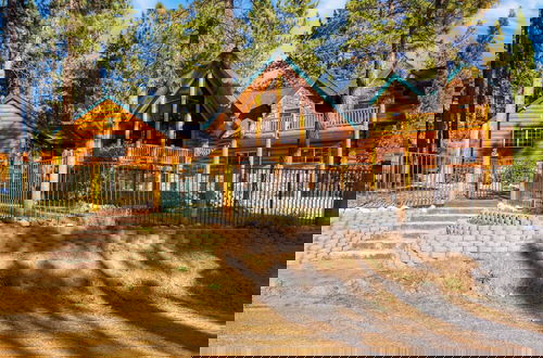 Foto 40 - Pinetree Place by Avantstay Group Cabin w/ Hot Tub Minutes to the Lake