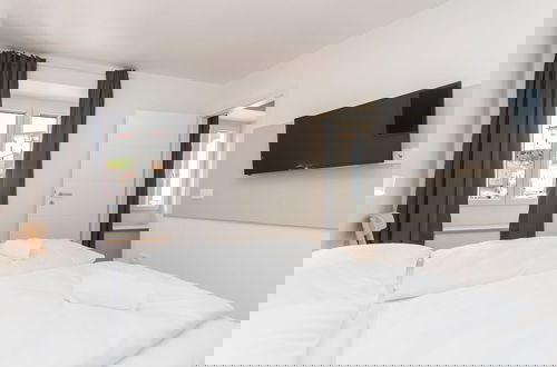 Foto 5 - Premium City Center Apartment Tartini 2