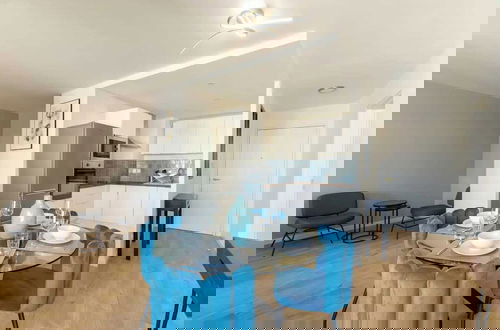 Foto 9 - Magnificent Modern 2 Bedrooms Apartment - Castellane District