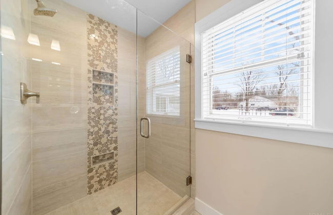 Modern Home Just 10 Mins to Notre Dame 18384 - Photo 16