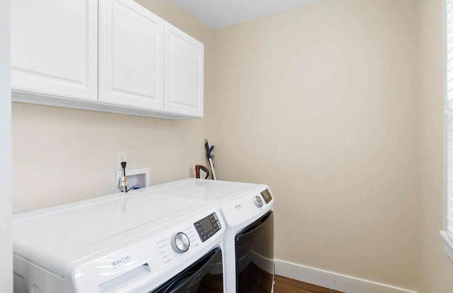 Modern Home Just 10 Mins to Notre Dame 18384 - Photo 22