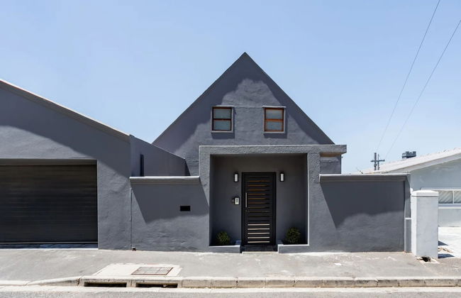 3 Bedroom Hilltop Home With Spectacular Views - Photo 43