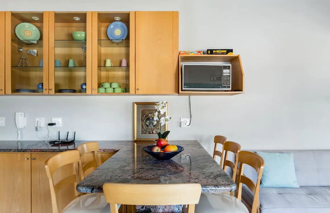 3 Bedroom Hilltop Home With Spectacular Views - Photo 11