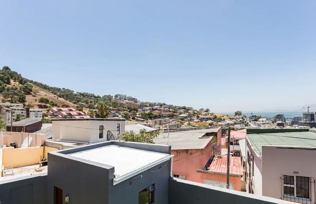 3 Bedroom Hilltop Home With Spectacular Views - Photo 37