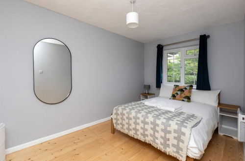 Foto 1 - Newly Refurbished 2BD Flat W/parking - Peckham