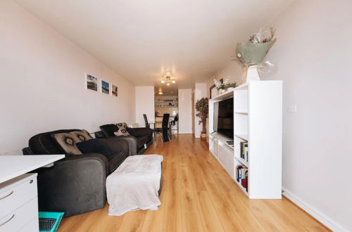 Photo 7 - Chic & Radiant 1BD Flat Near Dublin City Centre