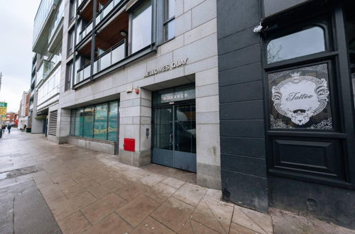 Photo 16 - Chic & Radiant 1BD Flat Near Dublin City Centre